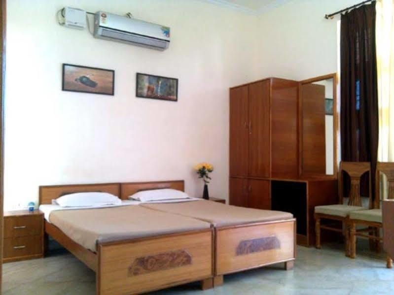 Ranthambore Tiger Home Sawai Madhopur Exterior photo